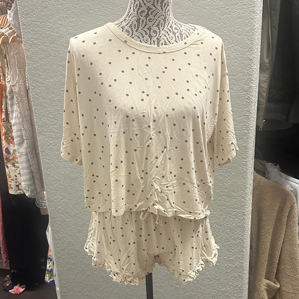 Rylee + Cru Women’s Lounge Set in Dots - Picture 2 of 9